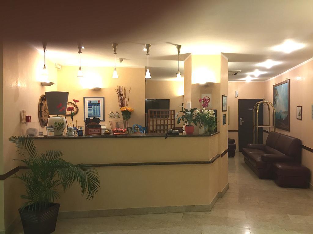 לורדה Hotel Vesuvio מראה חיצוני תמונה